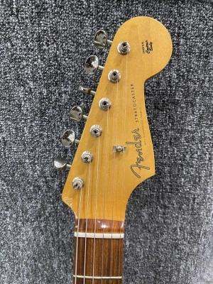 Fender - Vintera 60s Stratocaster, Pau Ferro Fingerboard - Surf Green 3