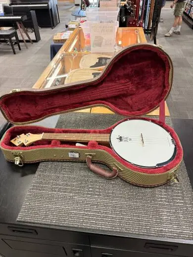 Duke Tenor Banjolele 2