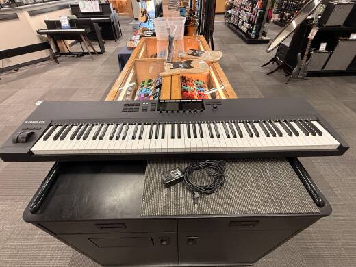DTM・DAW KOMPLETE KONTROL S88 MK2 sddefault.jpg