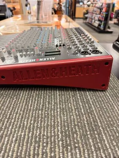 Allen & Heath - ZED-14 2