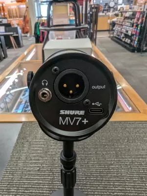 Shure - MV7+-K-BNDL 2