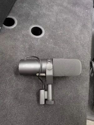 Shure - SM7B 2