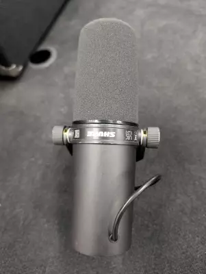 Shure - SM7B 3