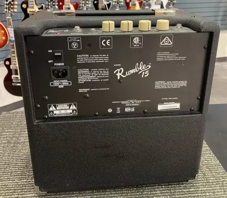 Fender - Rumble 15 Bass Amp 4