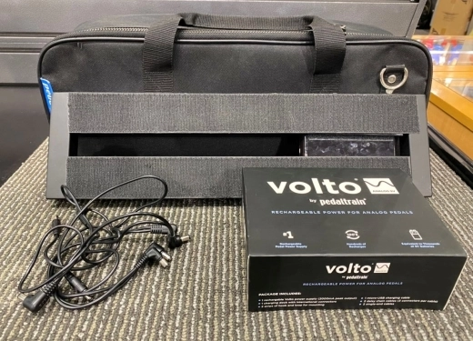 Pedaltrain Nano Plus with Volto Power Supply