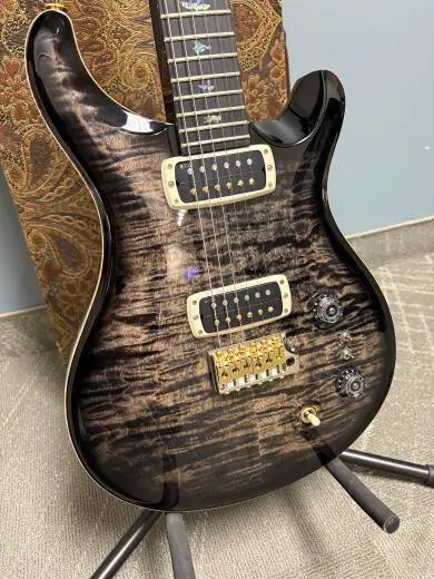 PAULS GUITAR 2