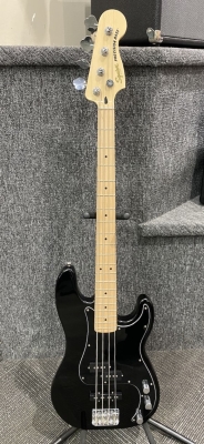 Store Special Product - Squier - Affinity Series Precision Bass PJ, Maple Fingerboard - Black
