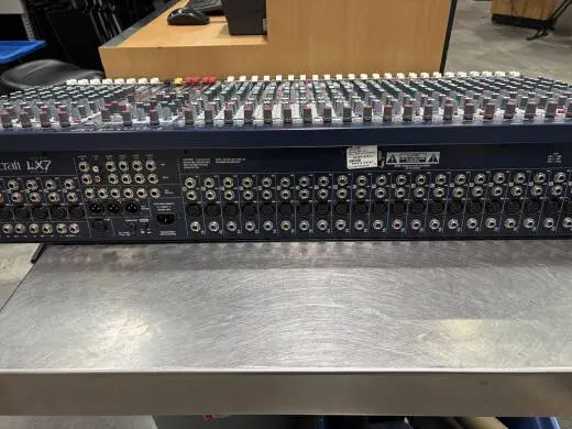 Soundcraft - LX7II 32CH 2