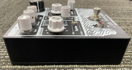 EarthQuaker Devices - Data Corrupter Modulated Monophonic Harmonizing PLL 5