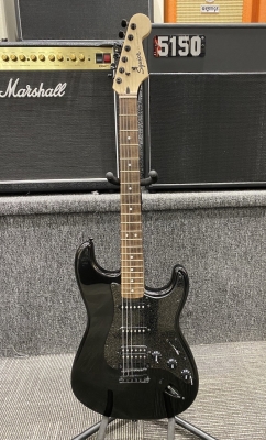 Gear Hunter | Squier Strat Bullet HSS Black