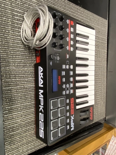 Akai - MPK225 3