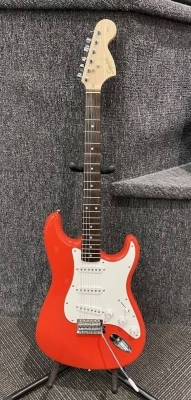 Squier - Affinity Series Strat, Laurel Fingerboard - Race Red
