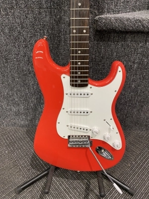 Squier - Affinity Series Strat, Laurel Fingerboard - Race Red 2