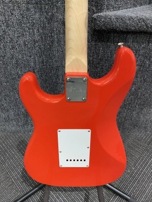 Squier - Affinity Series Strat, Laurel Fingerboard - Race Red 2