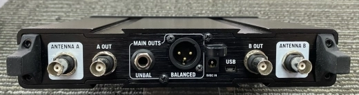 Line 6 - L6XDV75 Digital Wireless 14-Channel Handheld Mic System 2