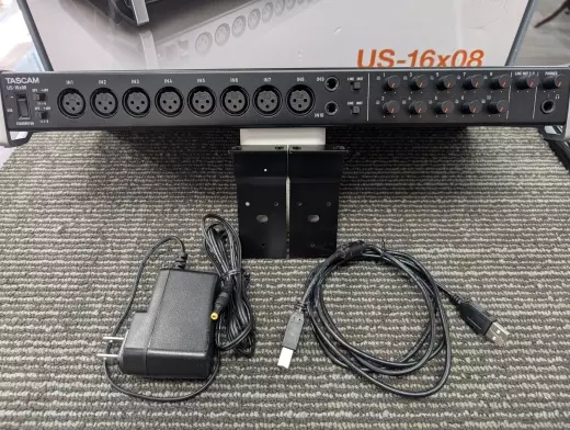 Tascam - US-16X08