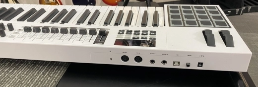 M-Audio - CODE 61 Keyboard Controller 5