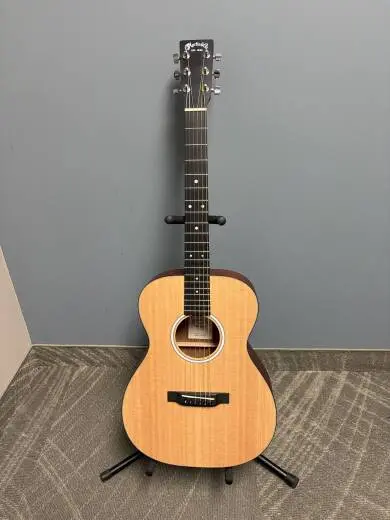 Martin Guitars - 000JR-10 LEFT