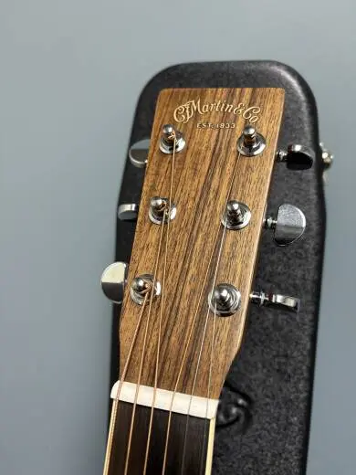 Martin Guitars - D-35 2