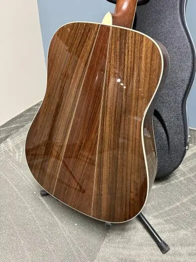 Martin Guitars - D-35 2