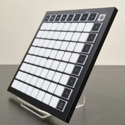 Novation - Contr�leur compact Launchpad Mini MK3 � grille pour Ableton Live 2