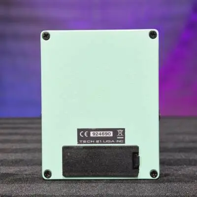 Tech 21 - P�dale SansAmp YYZ Shape-Shifter signature Geddy Lee 2