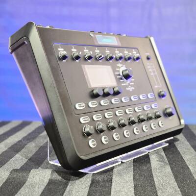 Bose Professional Products - Console de mixage ToneMatch T8S 2