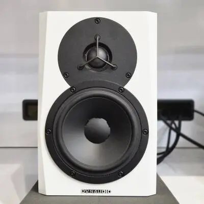 Dynaudio - LYD-5 Moniteur de r�f�rence 5''' aliment�