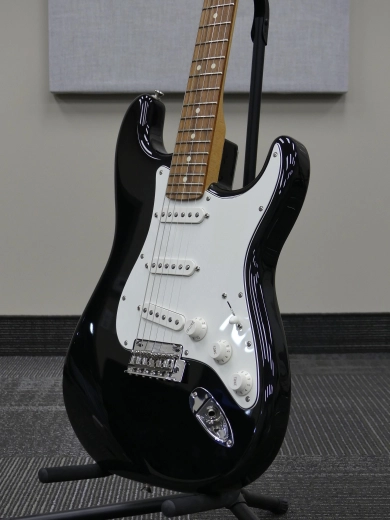 Fender - Player Stratocaster Pau Ferro Noir 3