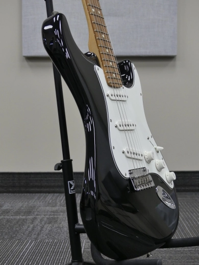 Fender - Player Stratocaster Pau Ferro Noir 4