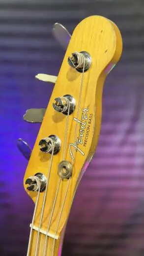 Fender - Mike Dirnt Road Worn Precision Bass - touche en �rable, White Blonde 2