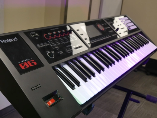Roland - FA-06 2
