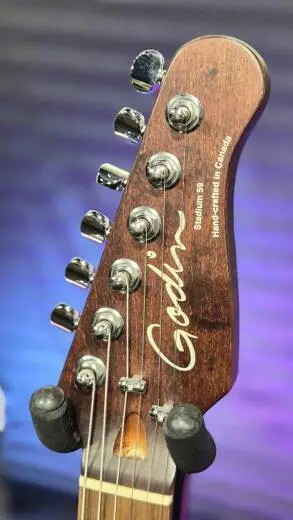 Godin Guitars - Guitare �lectrique 6 cordes Stadium '59 avec �tui - Desert Green 2