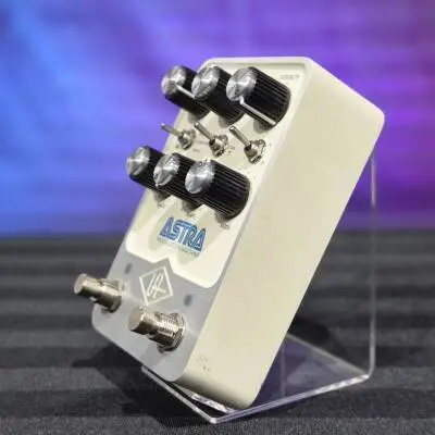 Universal Audio - P�dale de modulation st�r�o Astra 2