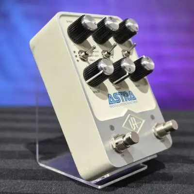 Universal Audio - P�dale de modulation st�r�o Astra 2