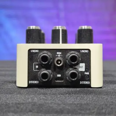 Universal Audio - P�dale de modulation st�r�o Astra 2