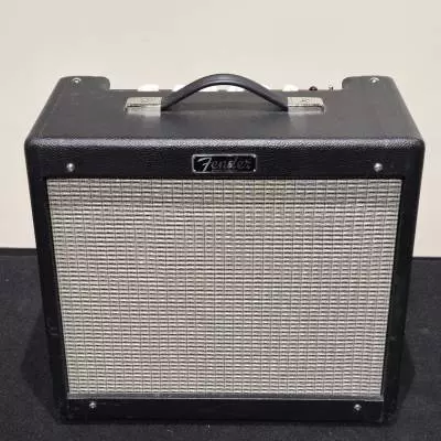 Fender - Amplificateur combo  lampes Blues Junior IV 15W 1x12 - Noir 2