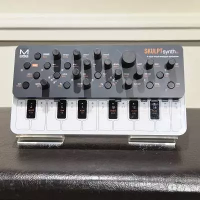 Modal Electronics - Synthtiseur 4 voix SKULPTsynth SE