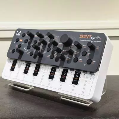 Modal Electronics - Synthtiseur 4 voix SKULPTsynth SE 2