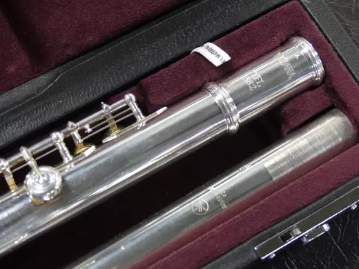 Yamaha Band - Flûte C intermédiaire - plateau ouvert, joint de pied B, en ligne 7