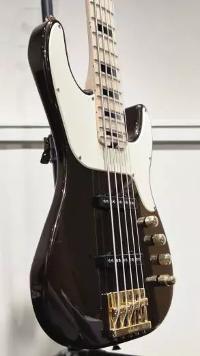 Jackson Guitars - Basse Concert signature Adam Blackstone « Gladys » de série Pro à 5 cordes (touche en érable, fini Black Stone) 2