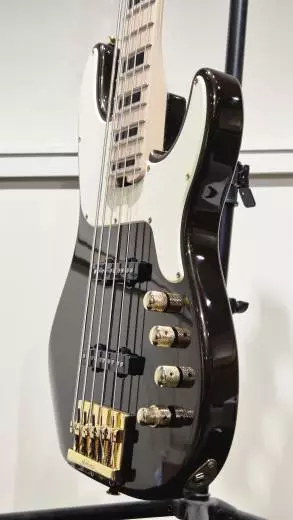 Jackson Guitars - Basse Concert signature Adam Blackstone « Gladys » de série Pro à 5 cordes (touche en érable, fini Black Stone) 2