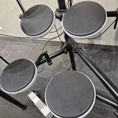 Roland - Batterie numrique 5 pices TD-02K avec support 2