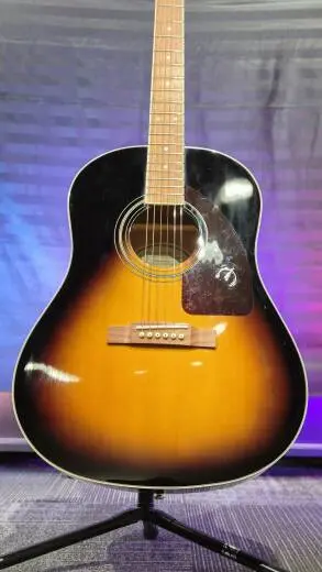 Epiphone - Guitare folk J-45 Studio Advanced Jumbo (fini Sunburst r�tro) 2