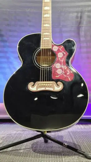 Store Special Product - Epiphone - J-200 Style Super Jumbo avec pan coup� + Preamp -�b�ne