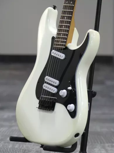 Squier - Contemporary Stratocaster Special HT à touche en laurier (fin Pearl White) 2