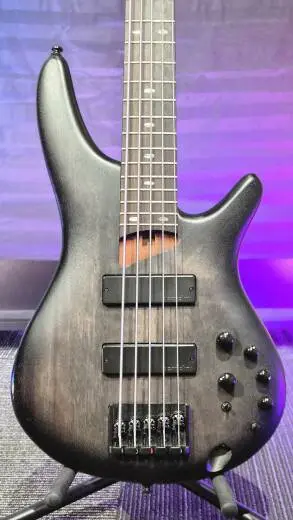 Ibanez - Basse �lectrique SR Standard � 5 cordes (fini Burst � teinte noire) 2