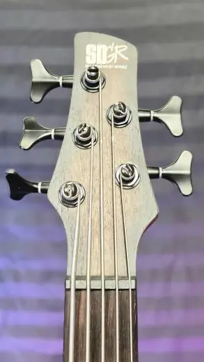 Ibanez - Basse �lectrique SR Standard � 5 cordes (fini Burst � teinte noire) 2