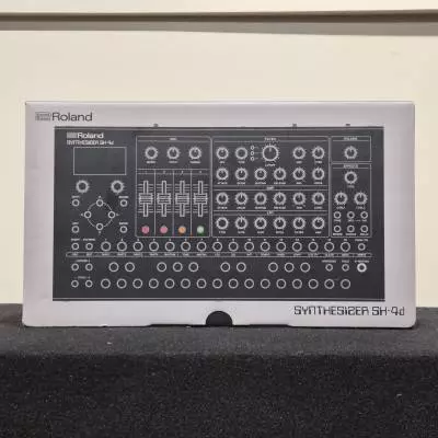 Roland - Synthtiseur de bureau multitimbral SH-4d  4 parties 2