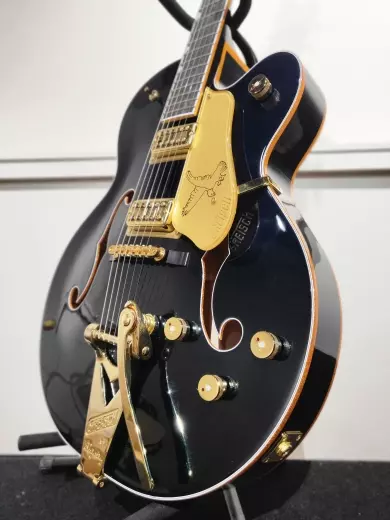 Gretsch Guitars - Guitare à caisse creuse G6136TG Falcon édition Players avec Bigsby et quincaillerie or - Midnight Sapphire 2